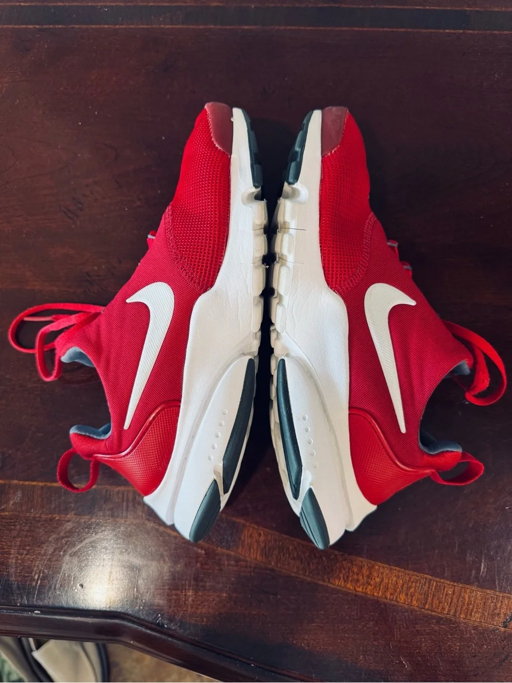 Nike Presto Fly sneakers Size 6Y/7.5W 